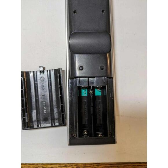 Toshiba CT-90303 LCD Remote Control genuine-Tested Works - Picture 3 of 3